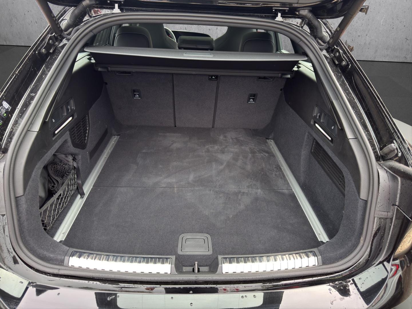 Bild über Audi A6 Avant TDI quattro 150 kW S tronic - für weitere Informationen kontaktieren Sie den Audi Partner