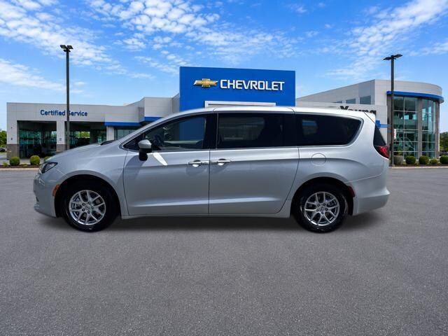 2023 Chrysler Voyager