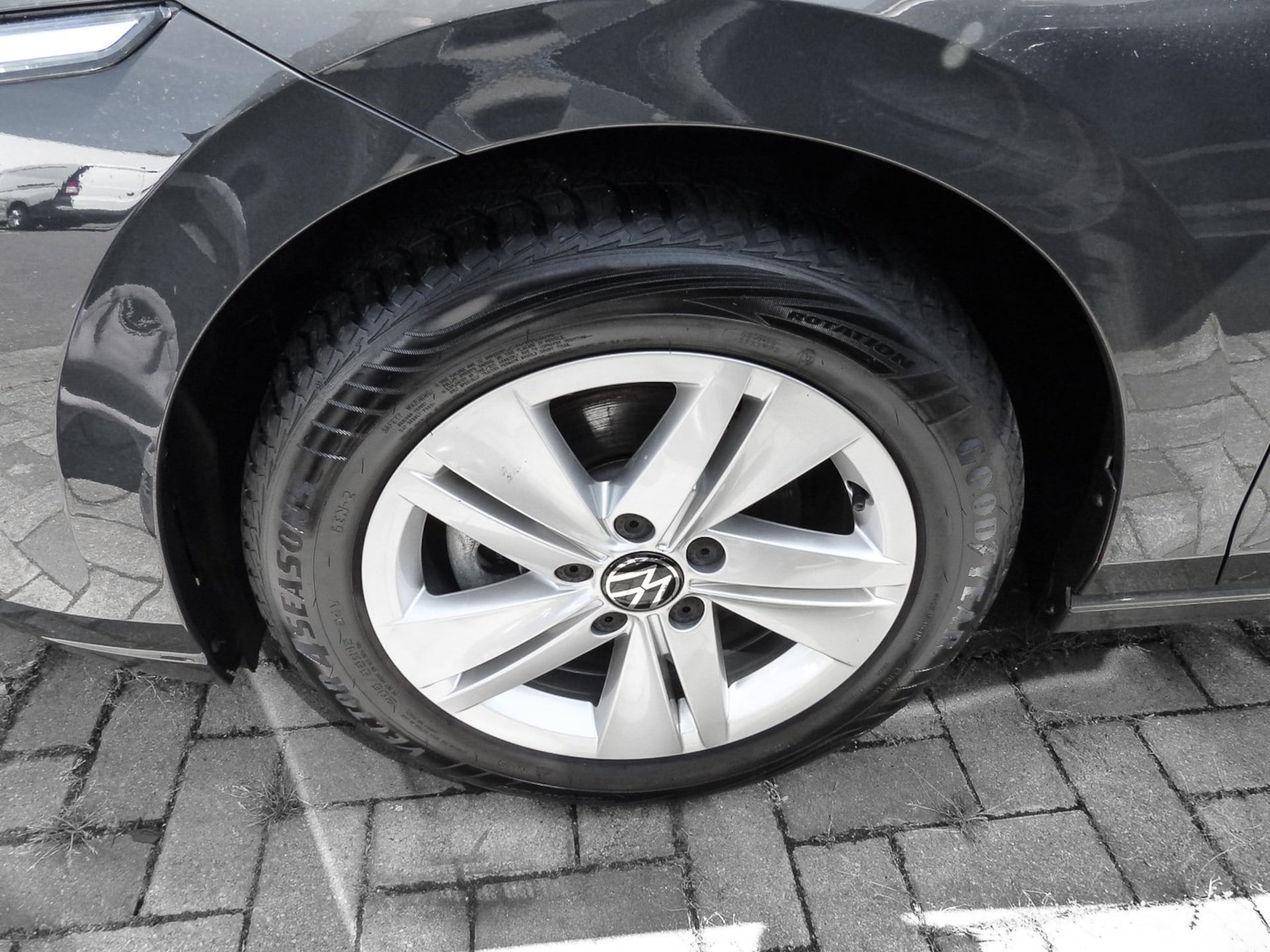 Volkswagen Golf Variant Life