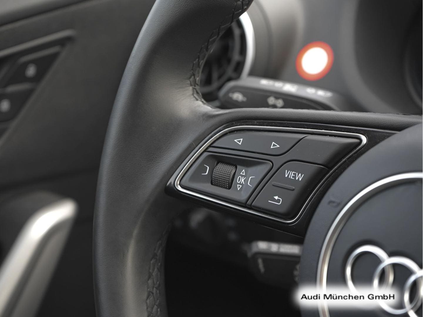 Bild über Audi Q2 35 TFSI S tronic - für weitere Informationen kontaktieren Sie den Audi Partner