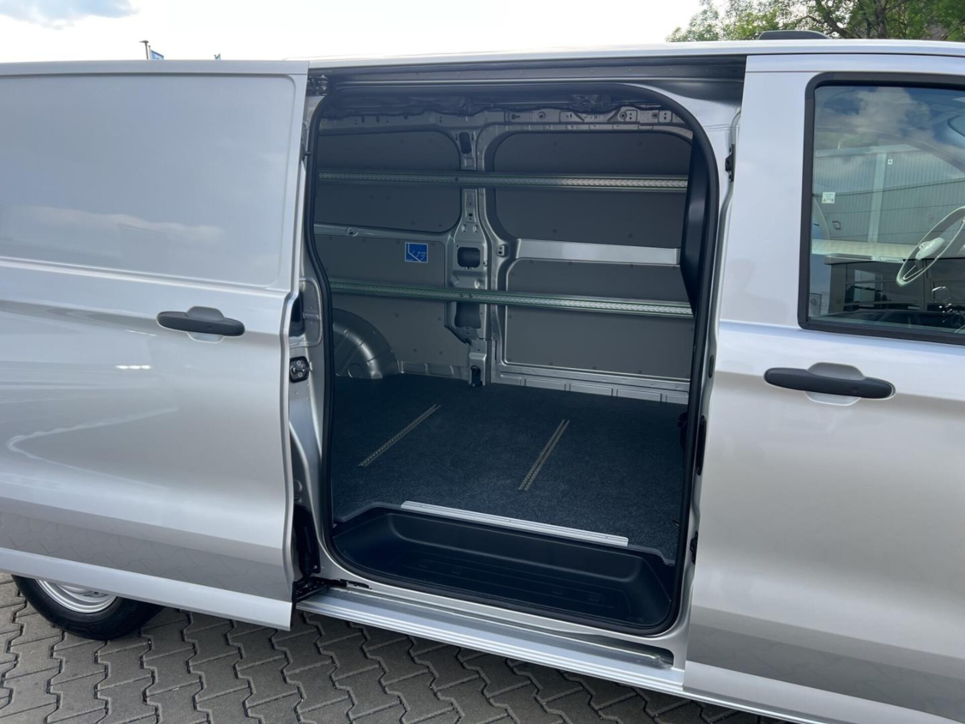 Volkswagen Transporter Kasten langer Radstand
