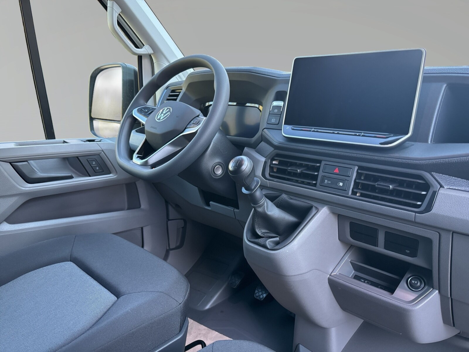 Volkswagen Crafter Kasten mittlerer Radstand – Bild 6