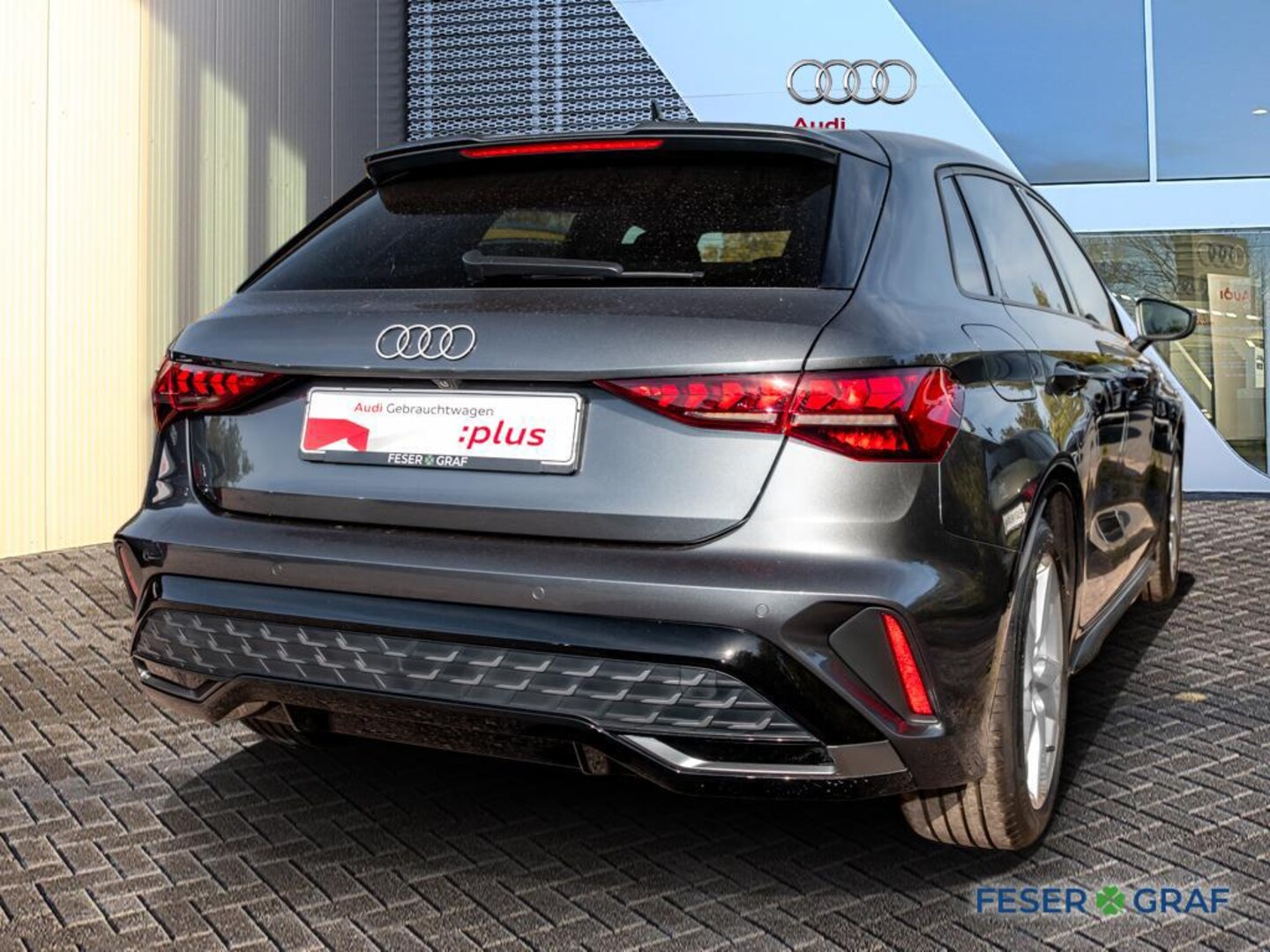 Bild über Audi A3 Sportback S line 35 TFSI S tronic - für weitere Informationen kontaktieren Sie den Audi Partner
