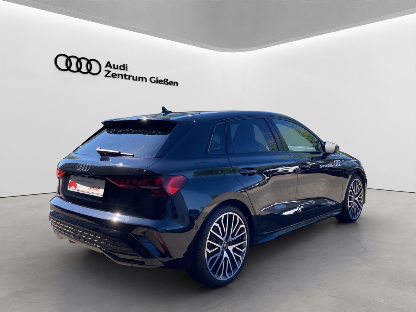 Bild über Audi A3 Sportback TFSI 110 kW S tronic - für weitere Informationen kontaktieren Sie den Audi Partner
