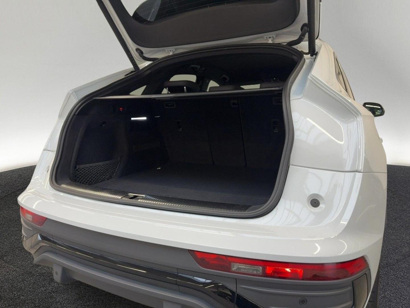 Bild über Audi Q5 Sportback 40 TDI quattro S tronic - für weitere Informationen kontaktieren Sie den Audi Partner