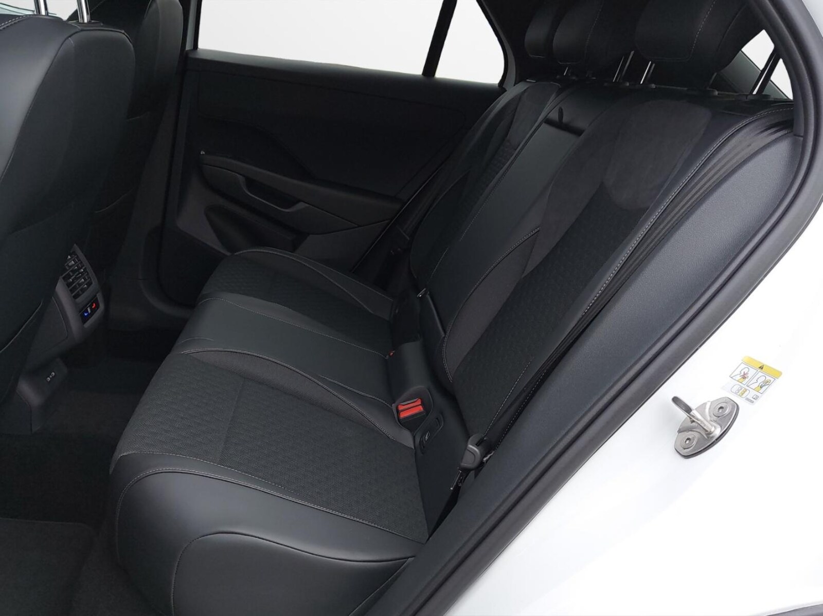Volkswagen T-Roc – Bild 12