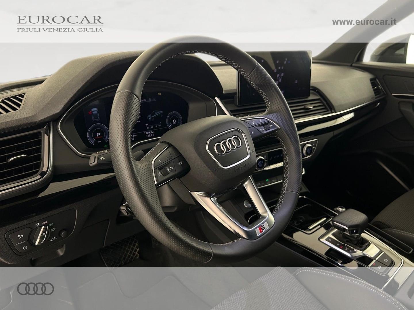 Image about Audi Q5 Sportback TFSI e Identity Black 50 TFSI e quattro 220 kW (299 CV) S tronic