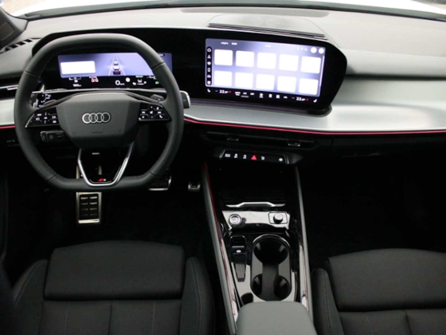 Bild über Audi Q3 SUV TFSI 110 kW S tronic - für weitere Informationen kontaktieren Sie den Audi Partner