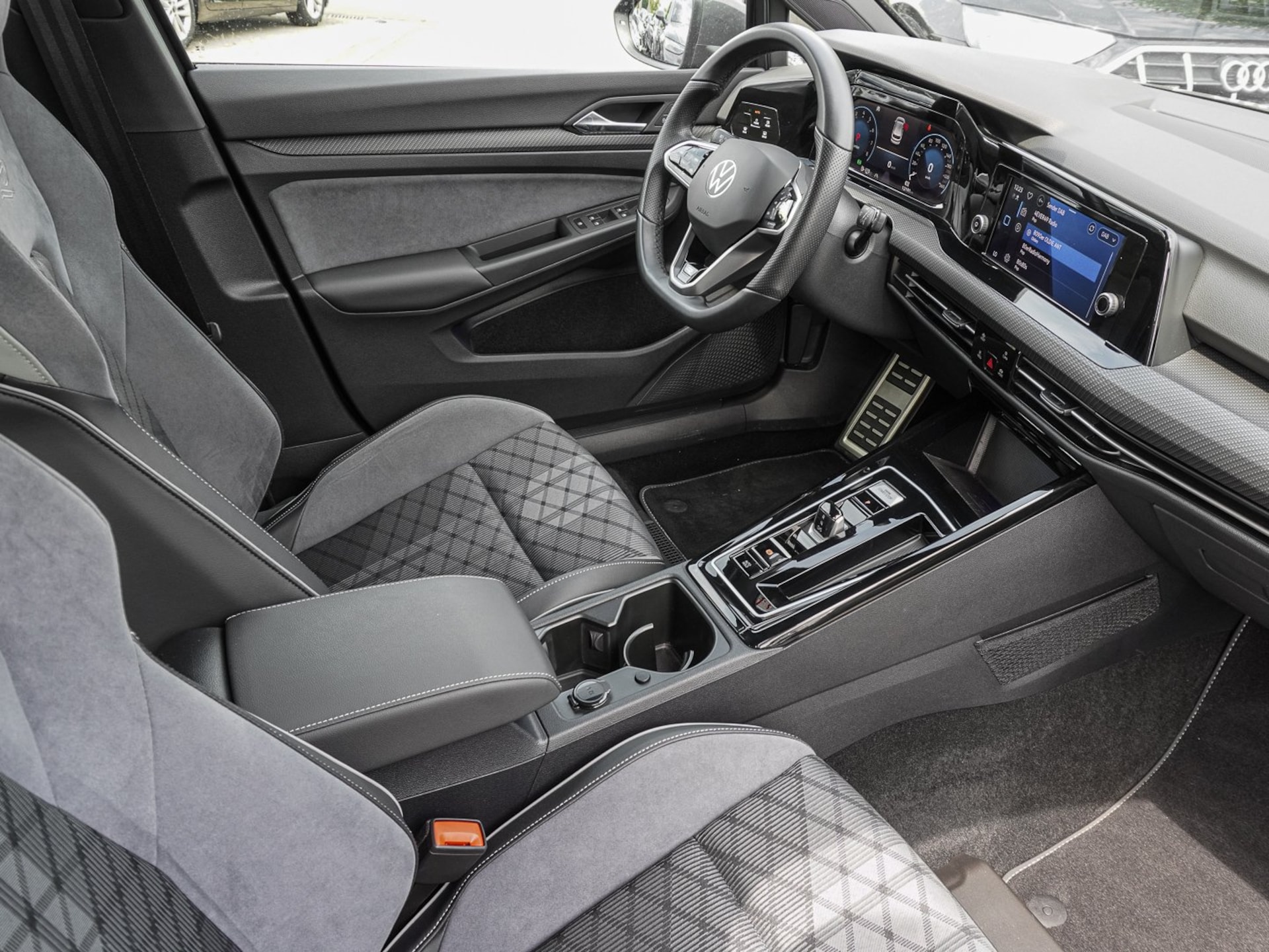 Volkswagen Golf R-Line