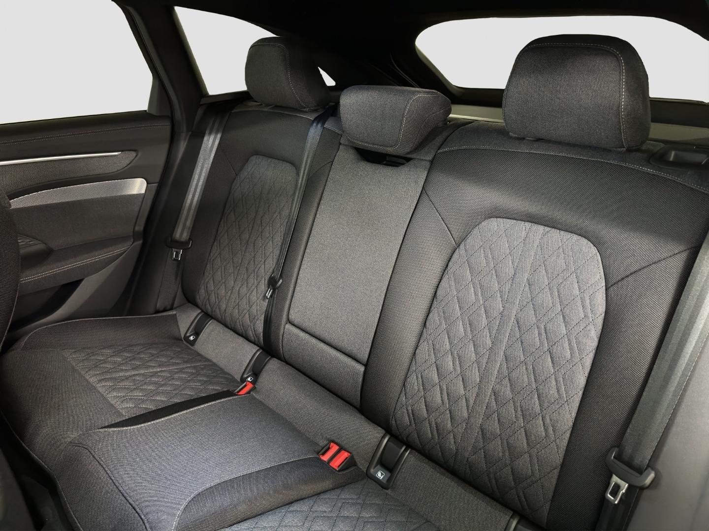 Bild über Audi A6 Avant TDI quattro 150 kW S tronic - für weitere Informationen kontaktieren Sie den Audi Partner