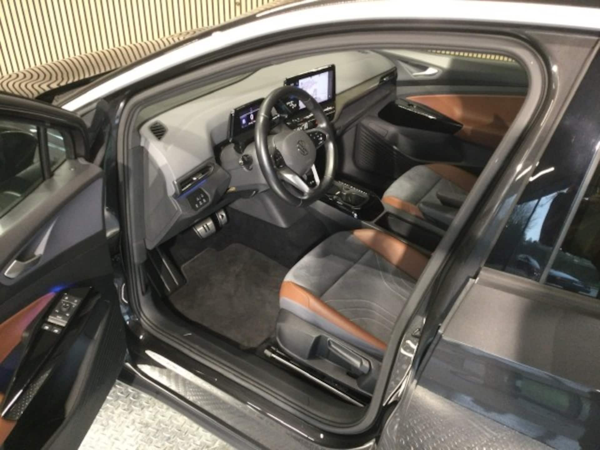 Volkswagen ID.4 1st