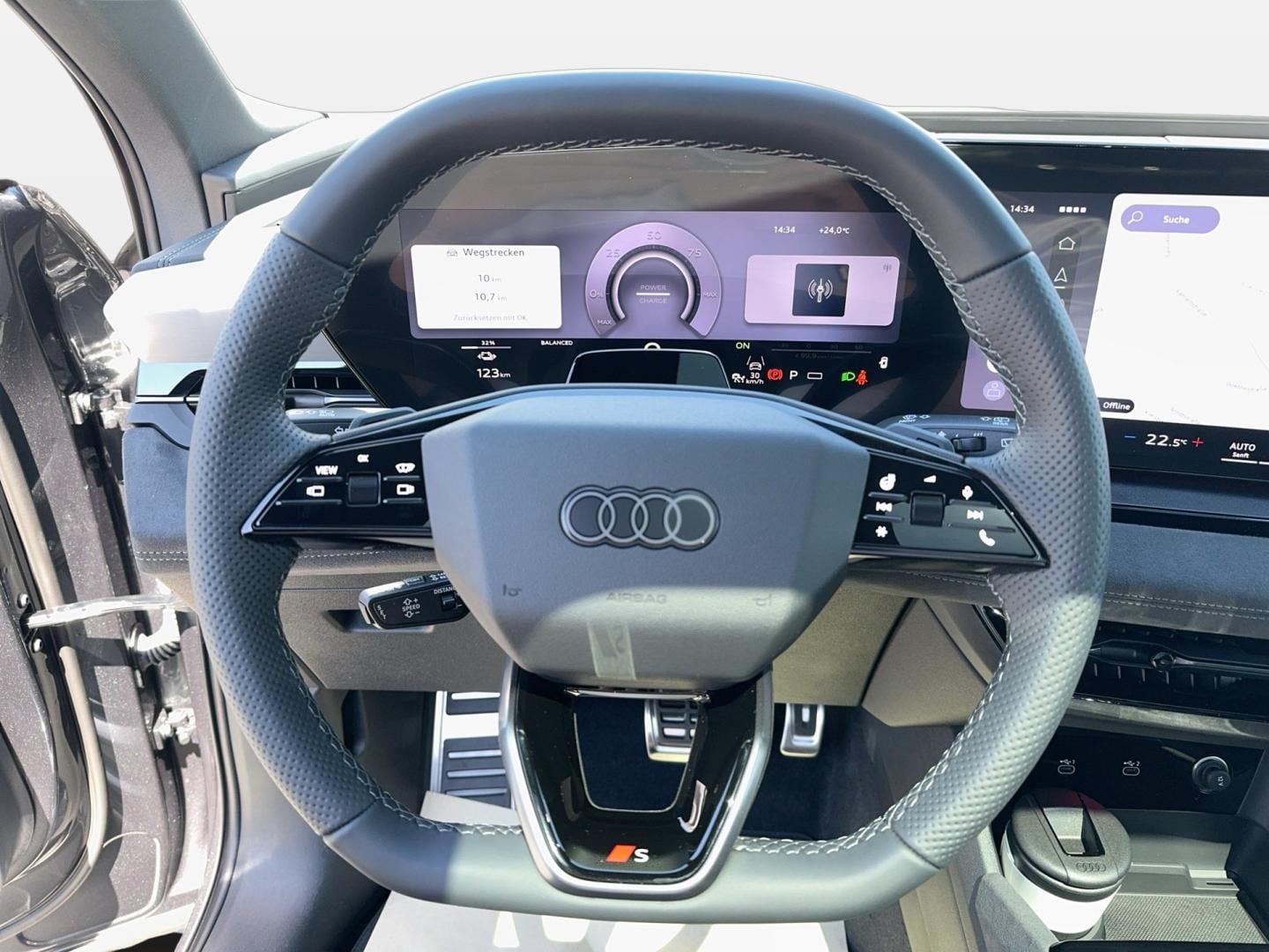 Bild über Audi Q6 SUV e-tron S line business e-tron quattro 315 kW - für weitere Informationen kontaktieren Sie den Audi Partner