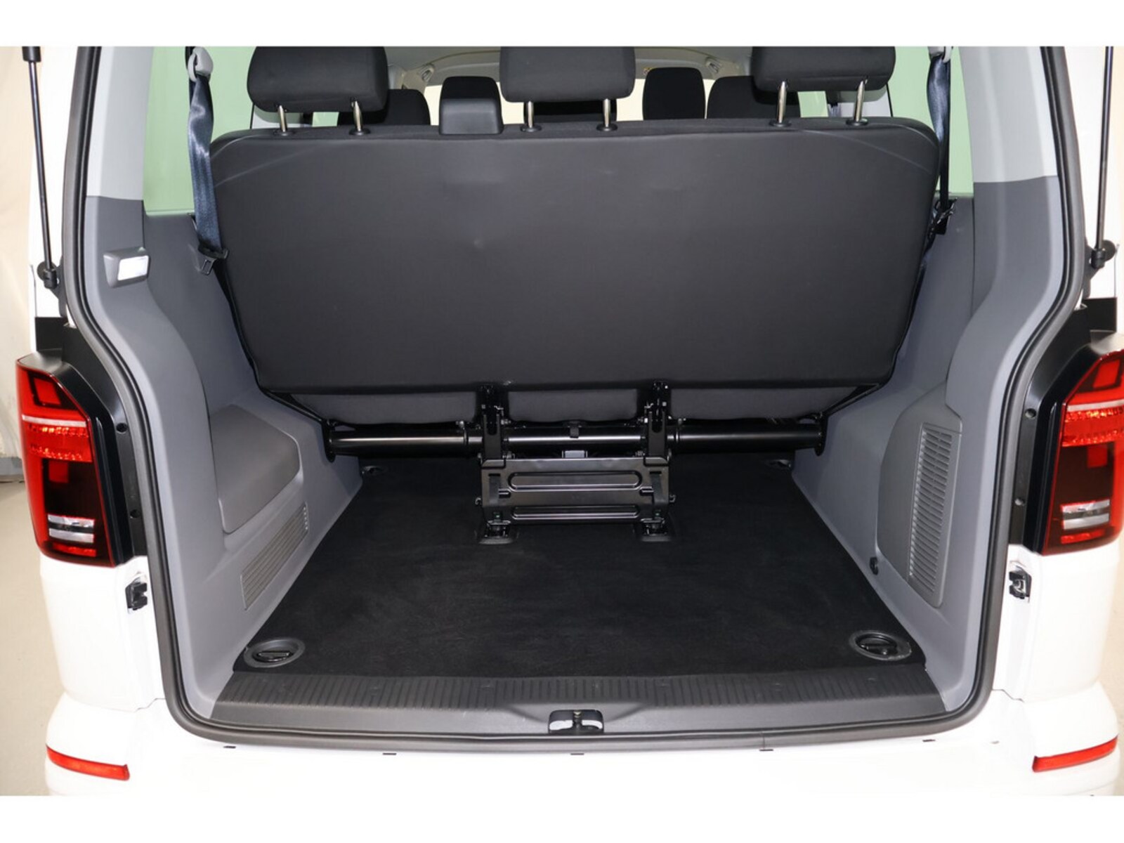 Volkswagen T6.1 Caravelle kurzer Radstand – Bild 7
