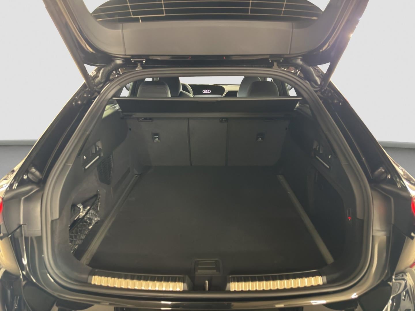 Bild über Audi A6 Avant TDI quattro 150 kW S tronic - für weitere Informationen kontaktieren Sie den Audi Partner