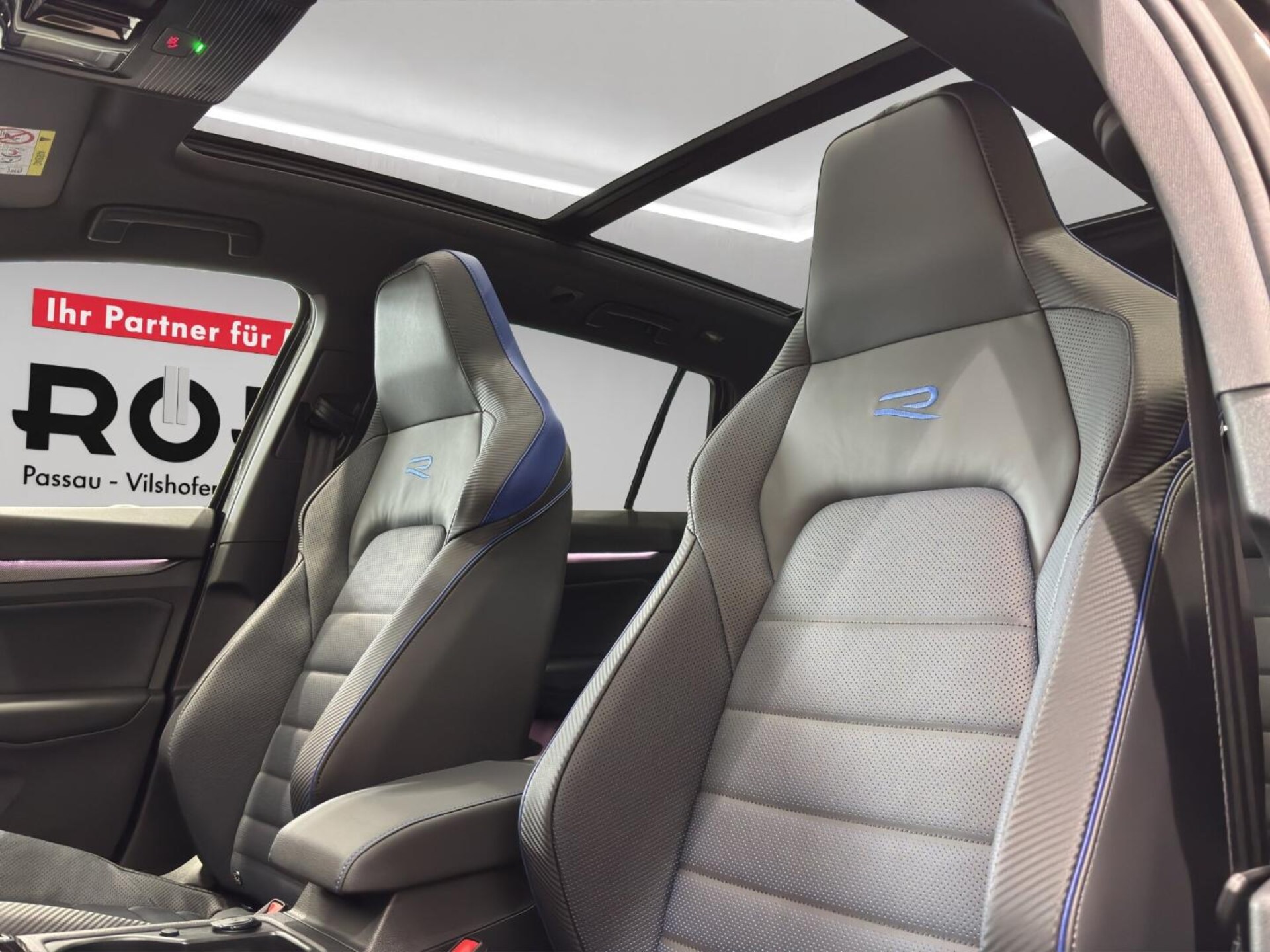 Volkswagen Golf Variant R