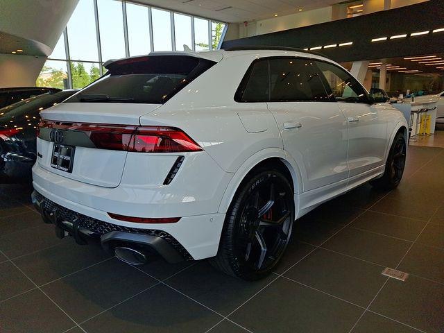 2026 Audi RS Q8 SUV performance