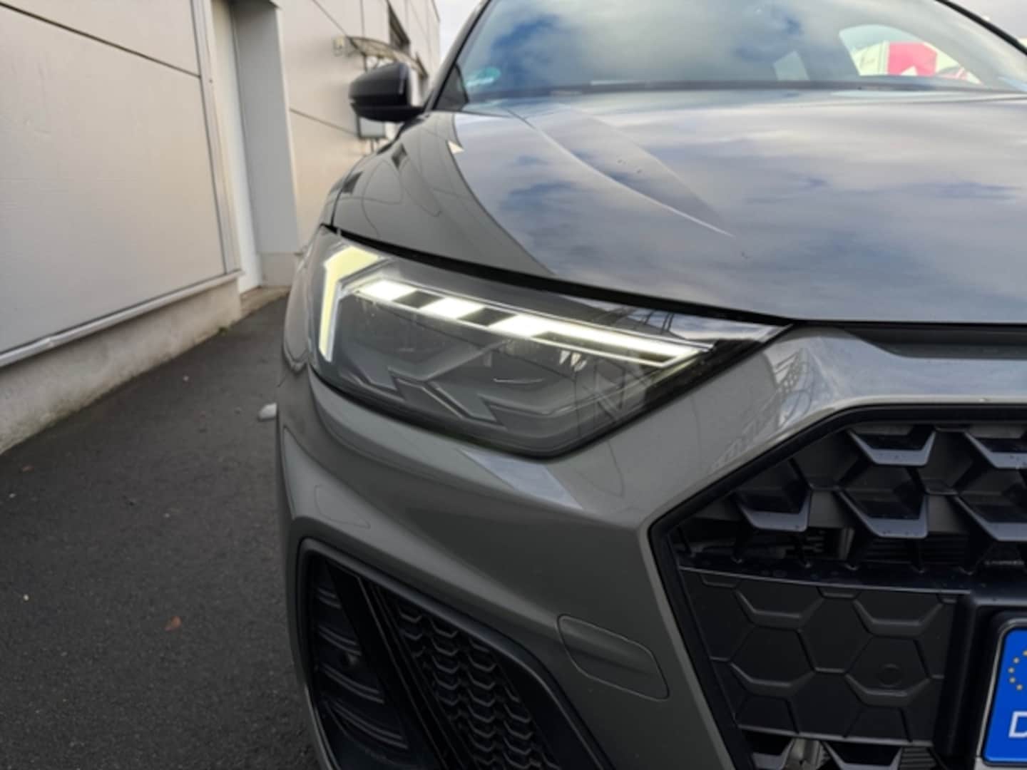 Bild über Audi A1 Sportback S line 30 TFSI S tronic - für weitere Informationen kontaktieren Sie den Audi Partner