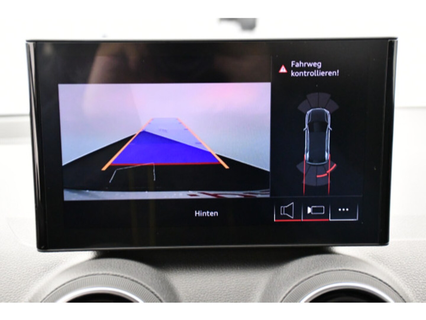 Bild über Audi Q2 35 TFSI S tronic - für weitere Informationen kontaktieren Sie den Audi Partner