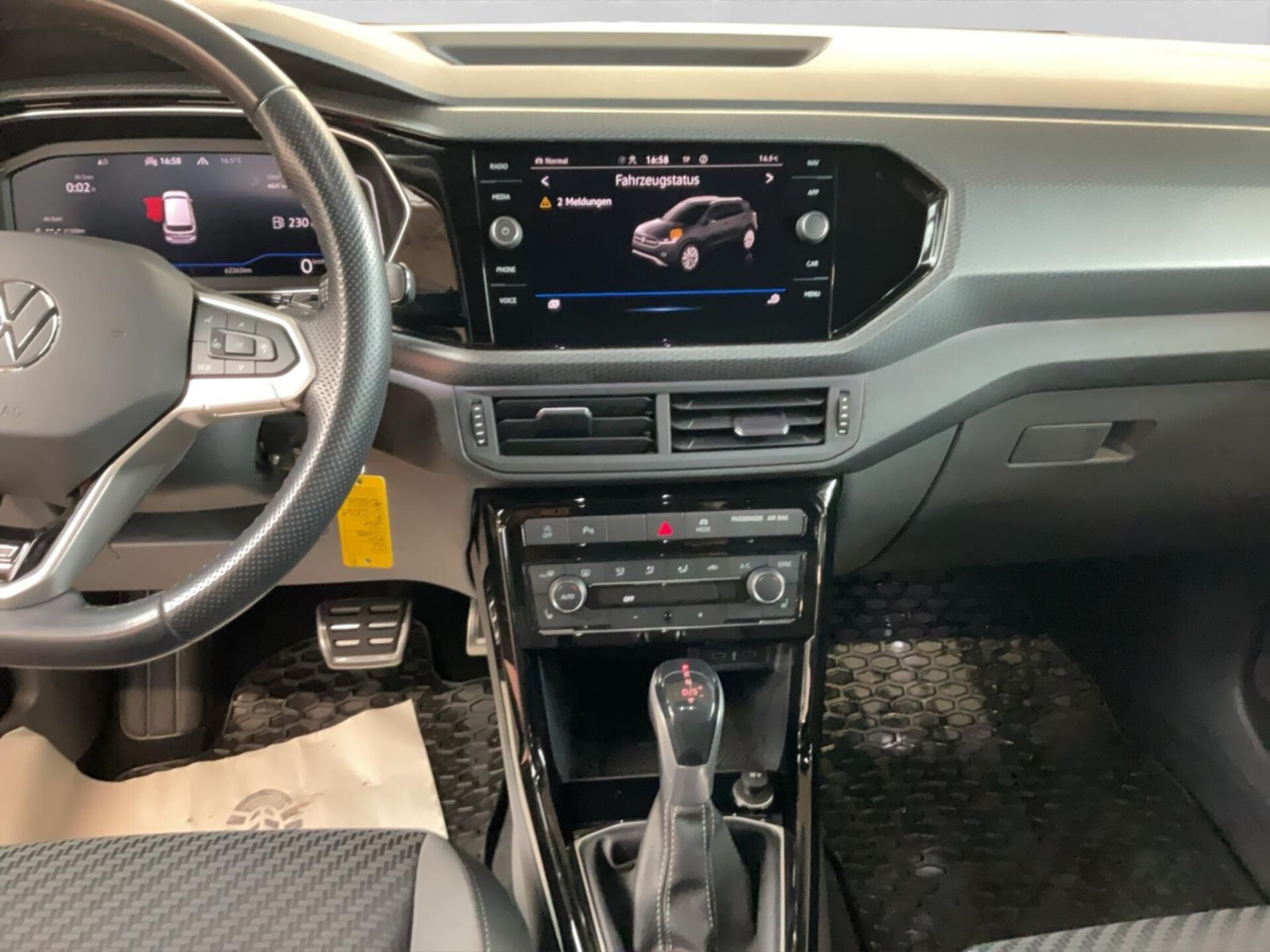 Volkswagen T-Cross Style