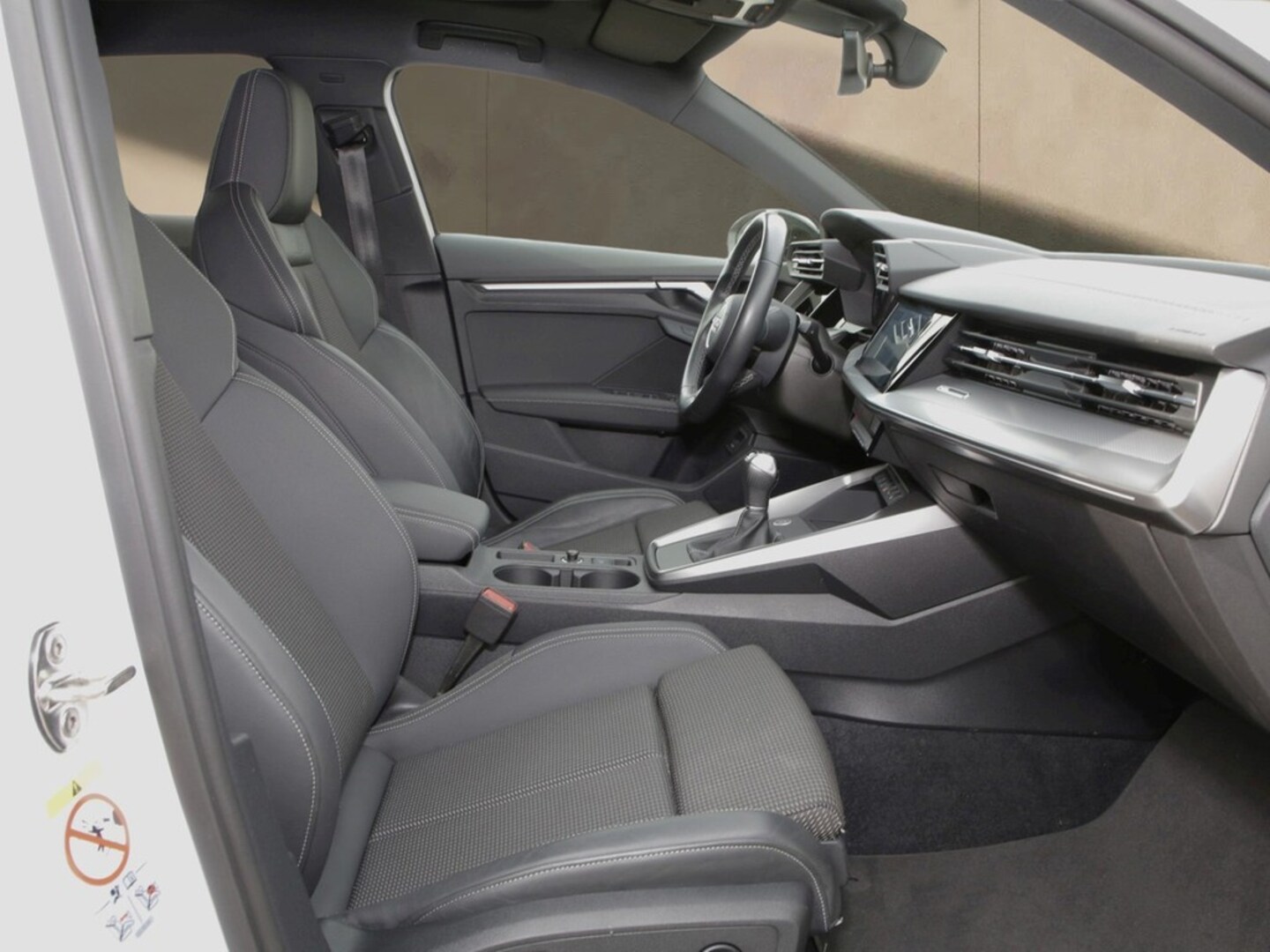 Bild über Audi A3 Sportback S line 35 TFSI Schaltgetriebe - für weitere Informationen kontaktieren Sie den Audi Partner