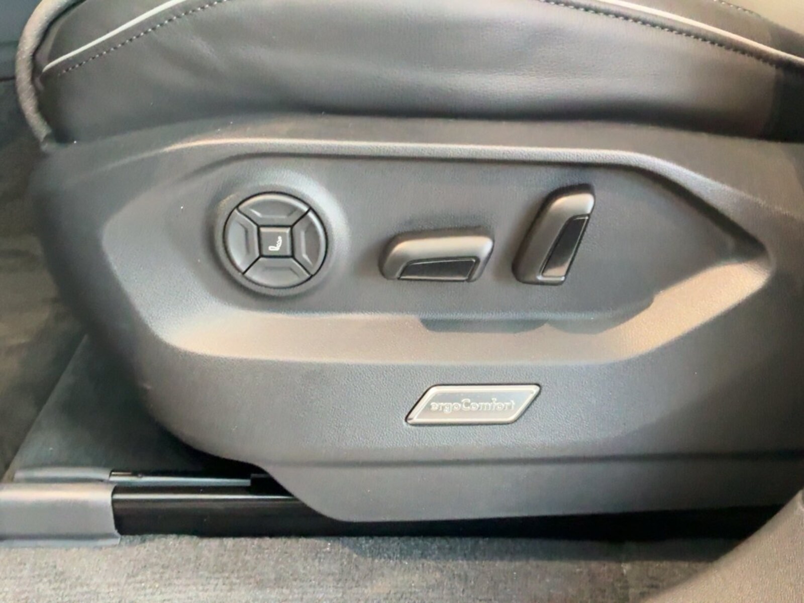 Volkswagen Touareg – Bild 17