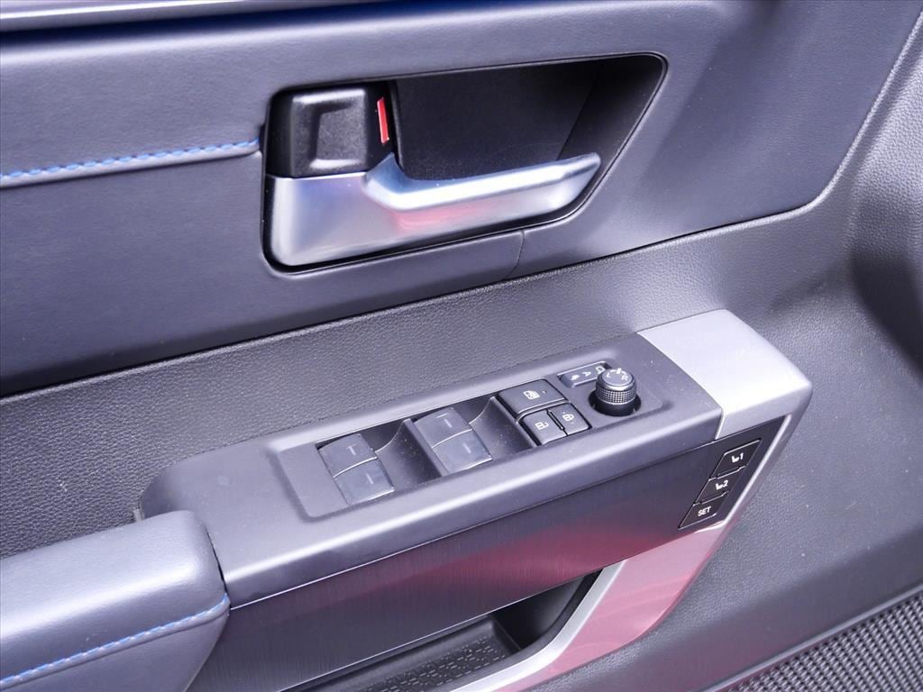 2024 Toyota Sequoia Platinum - Photo 19