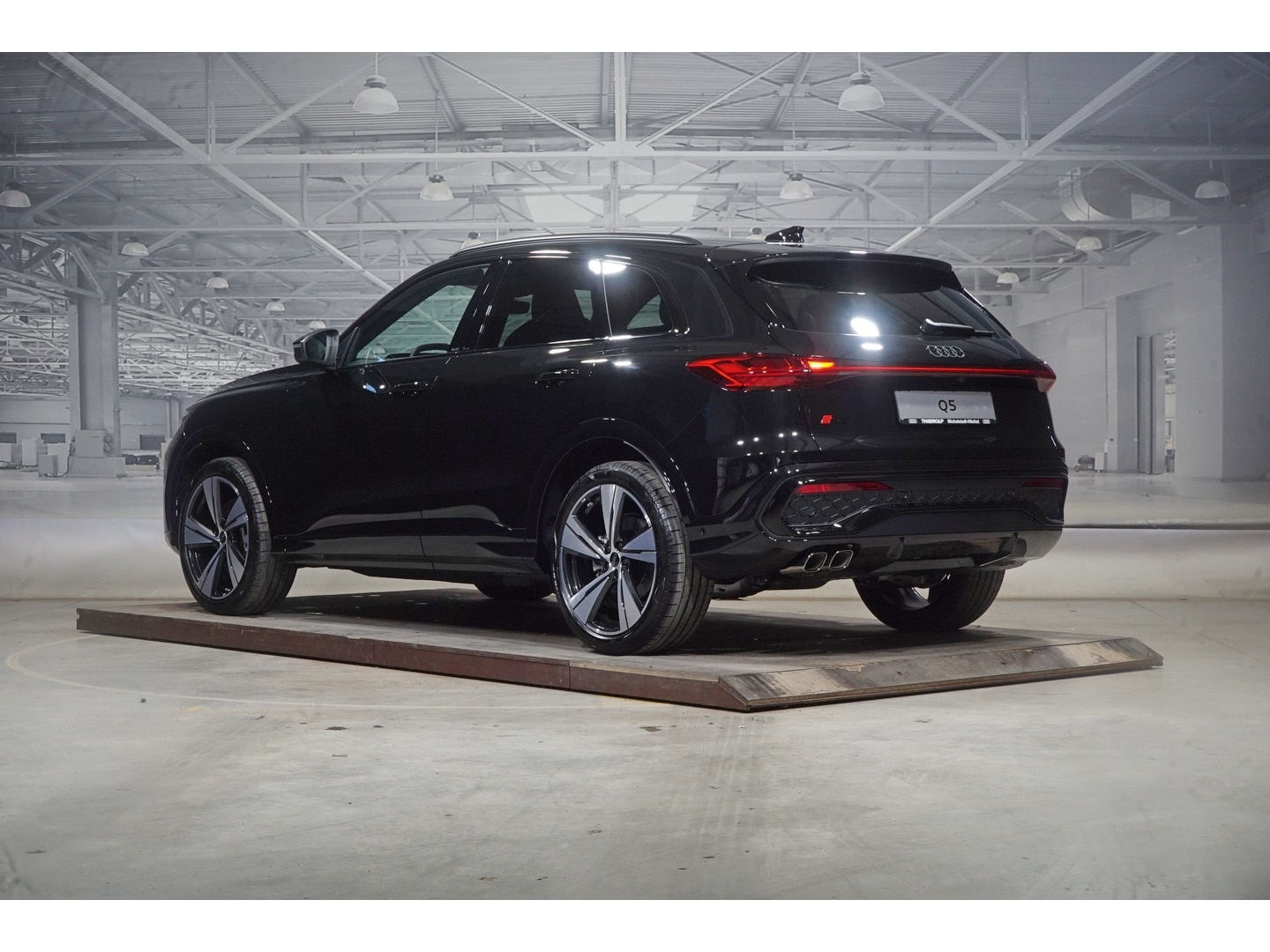 Bild über Audi Q5 SUV TDI quattro 150 kW S tronic - für weitere Informationen kontaktieren Sie den Audi Partner