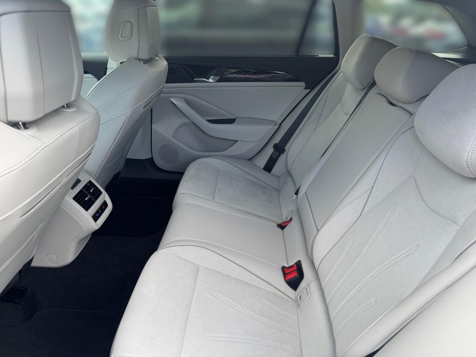 Volkswagen Passat – Bild 11