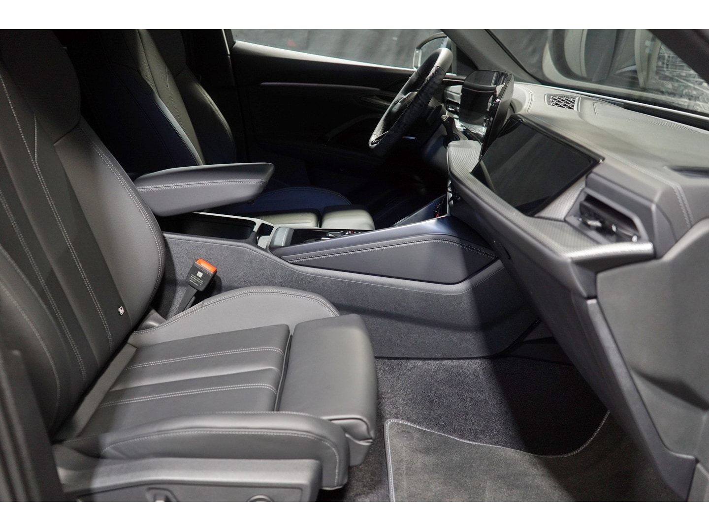 Bild über Audi Q5 SUV TDI quattro 150 kW S tronic - für weitere Informationen kontaktieren Sie den Audi Partner