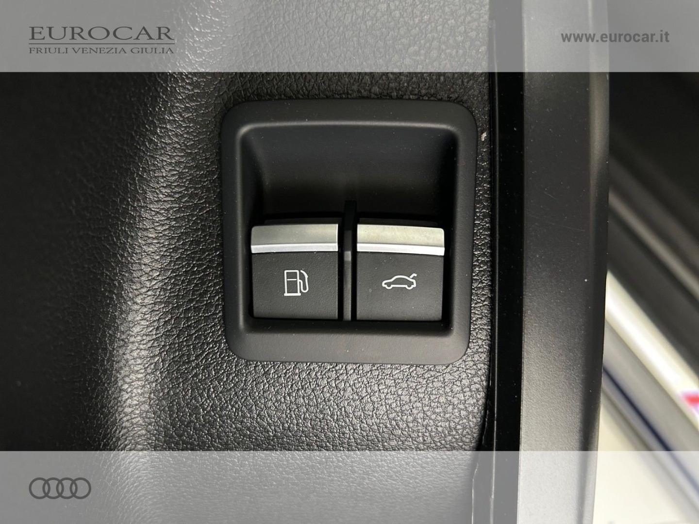 Image about Audi Q5 Sportback TFSI e Identity Black 50 TFSI e quattro 220 kW (299 CV) S tronic