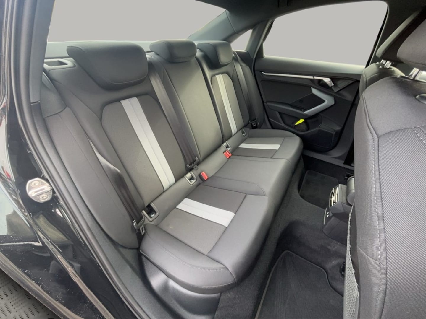 Bild über Audi A3 Limousine advanced 35 TDI S tronic - für weitere Informationen kontaktieren Sie den Audi Partner