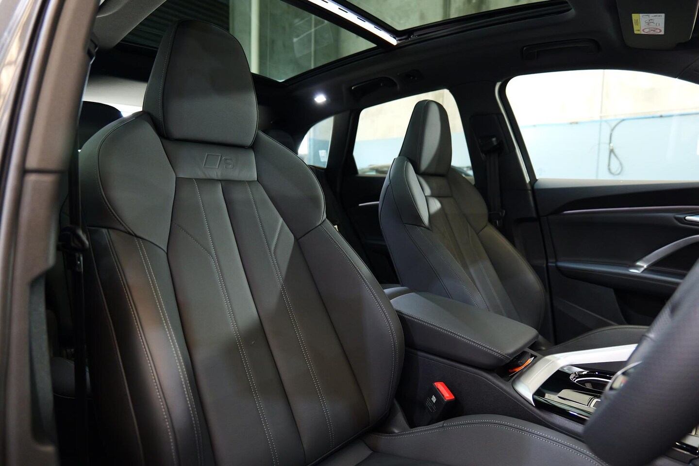 Image about Audi Q5 SUV e-hybrid quattro S tronic
