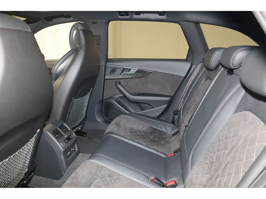 Image about Audi RS 4 Avant TFSI quattro tiptronic