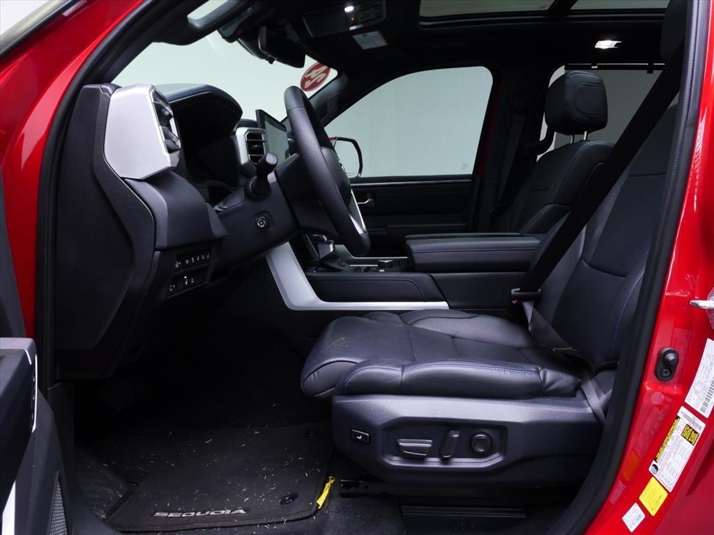 2024 Toyota Sequoia Platinum - Photo 23