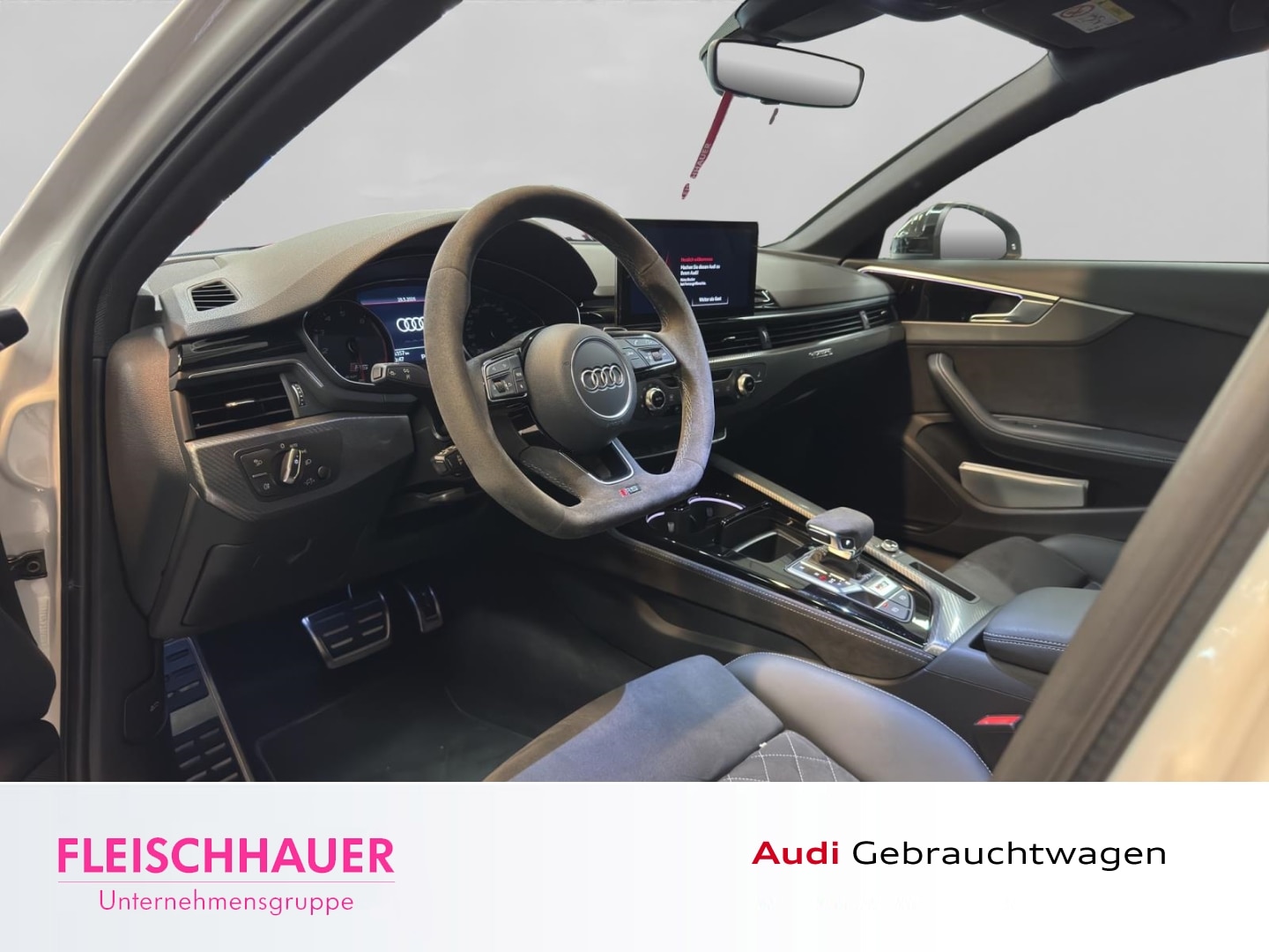 Bild über Audi RS 4 Avant TFSI quattro tiptronic - für weitere Informationen kontaktieren Sie den Audi Partner