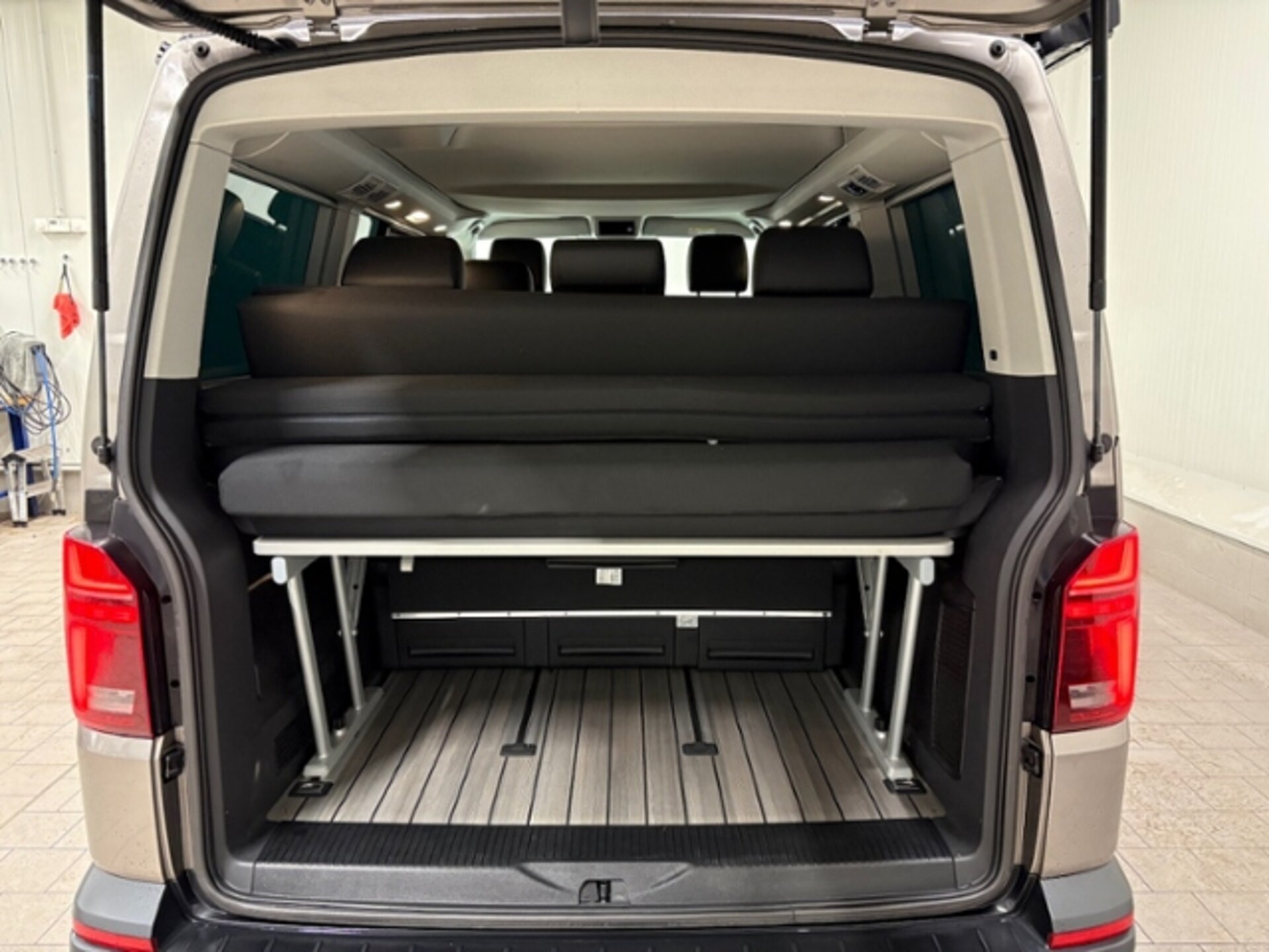 Volkswagen T6.1 California Beach