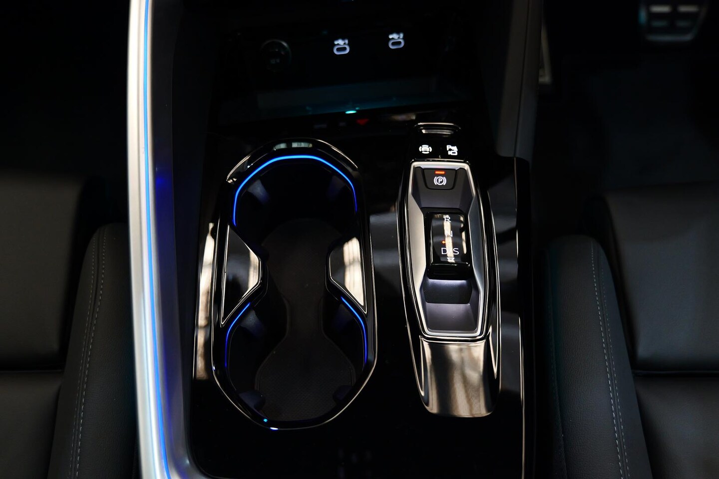 Image about Audi Q5 SUV e-hybrid quattro S tronic