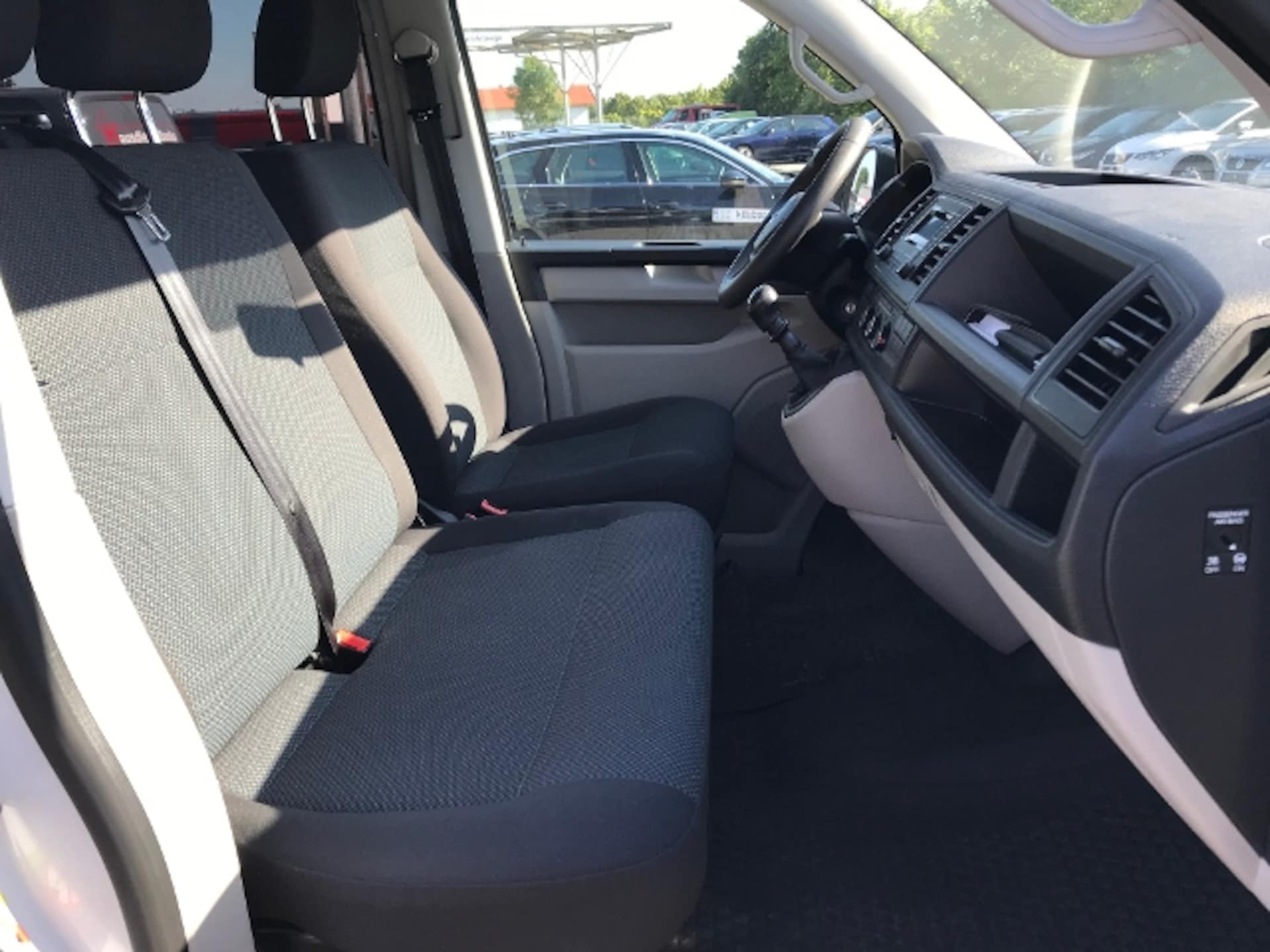 Volkswagen T6 Transporter Kombi kurzer Radstand