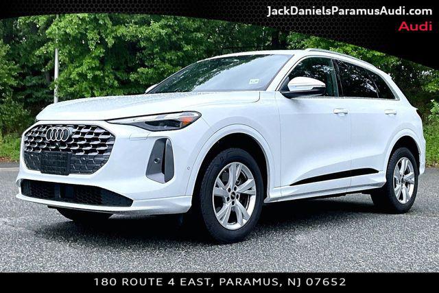 2025 Audi Q5 Premium quattro's photo
