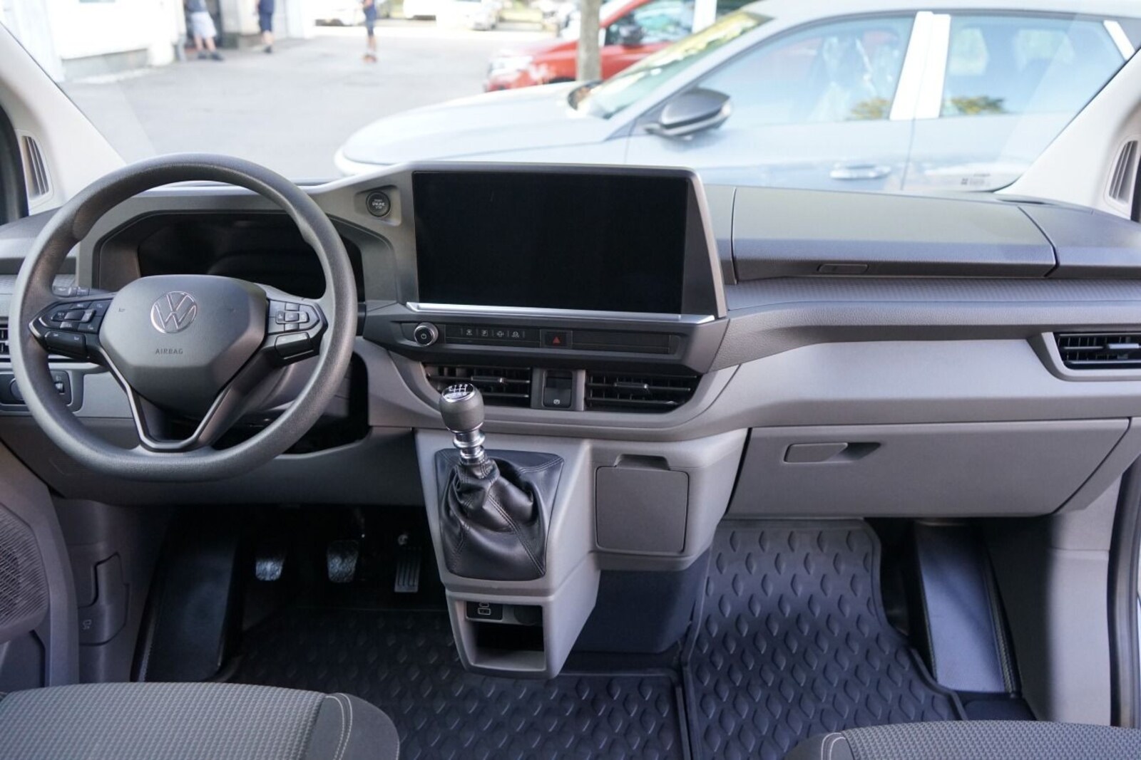 Volkswagen Transporter Kasten langer Radstand – Bild 10