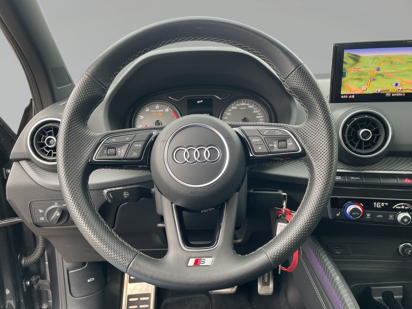 Bild über Audi SQ2 TFSI quattro S tronic - für weitere Informationen kontaktieren Sie den Audi Partner