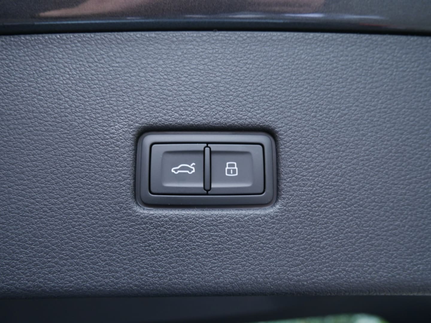Bild über Audi RS Q8 TFSI quattro tiptronic - für weitere Informationen kontaktieren Sie den Audi Partner