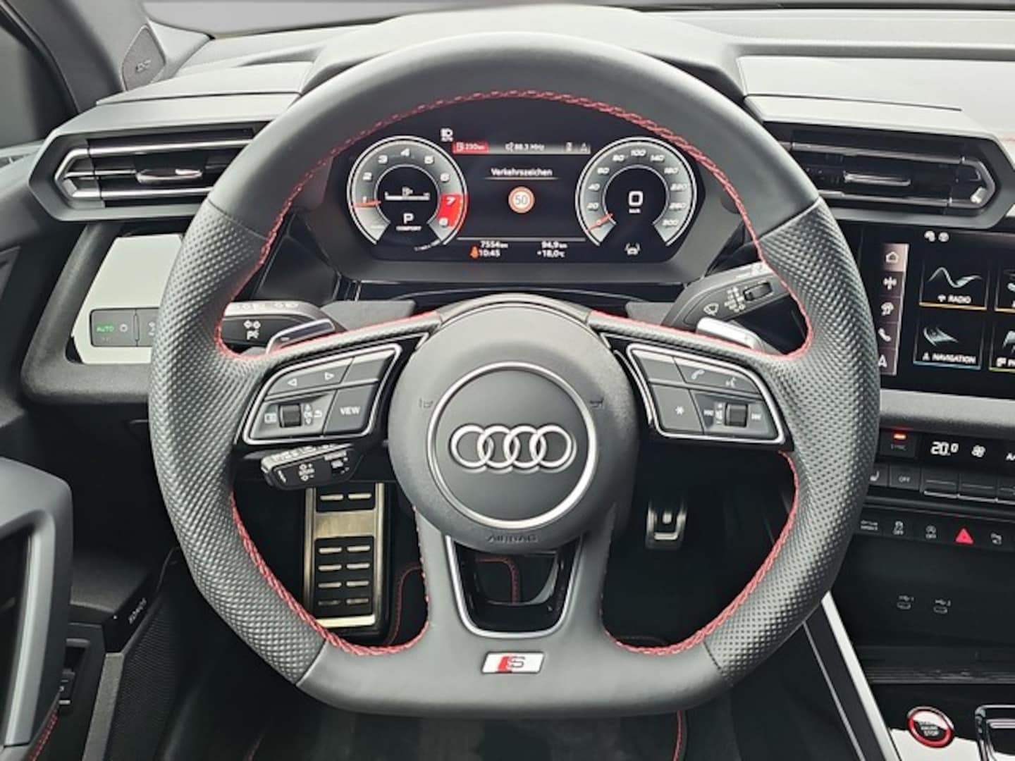 Bild über Audi S3 Sportback TFSI quattro S tronic - für weitere Informationen kontaktieren Sie den Audi Partner