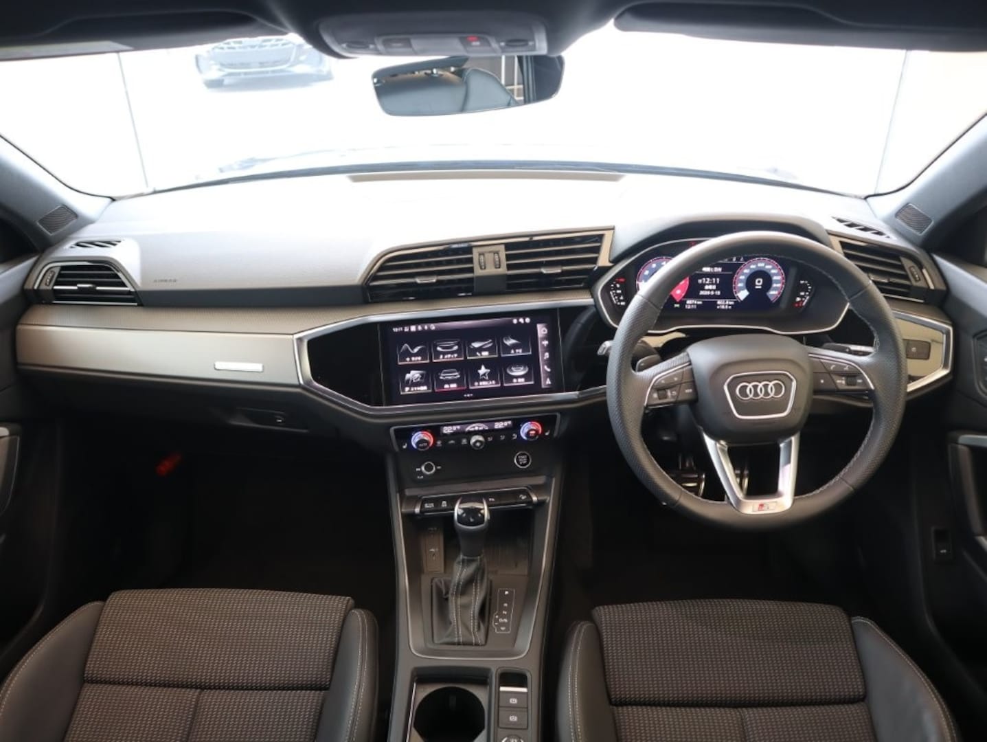 Audi Q3 35 TFSI S line 110(150) kW(PS) S tronic for more details contact your dealer