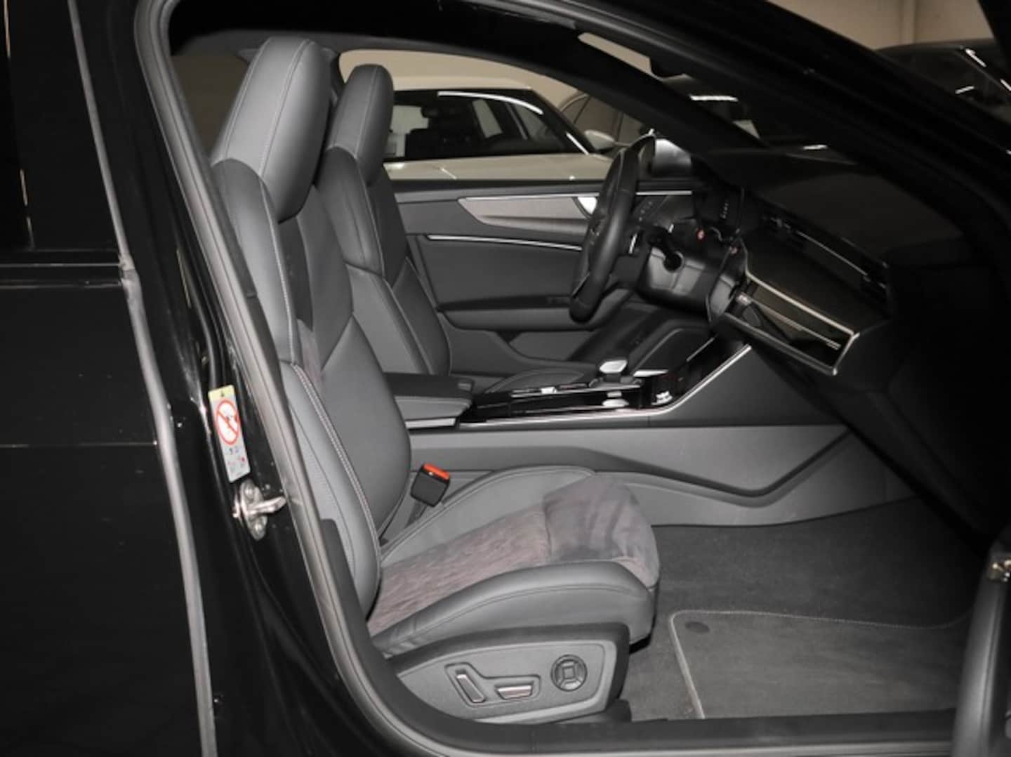 Bild über Audi S6 Limousine TDI quattro tiptronic - für weitere Informationen kontaktieren Sie den Audi Partner