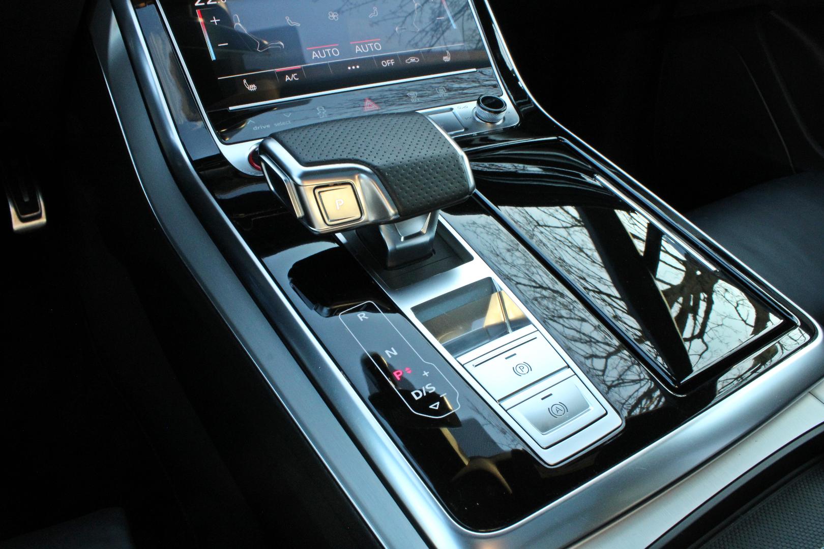 Image about Audi SQ7 TFSI quattro tiptronic