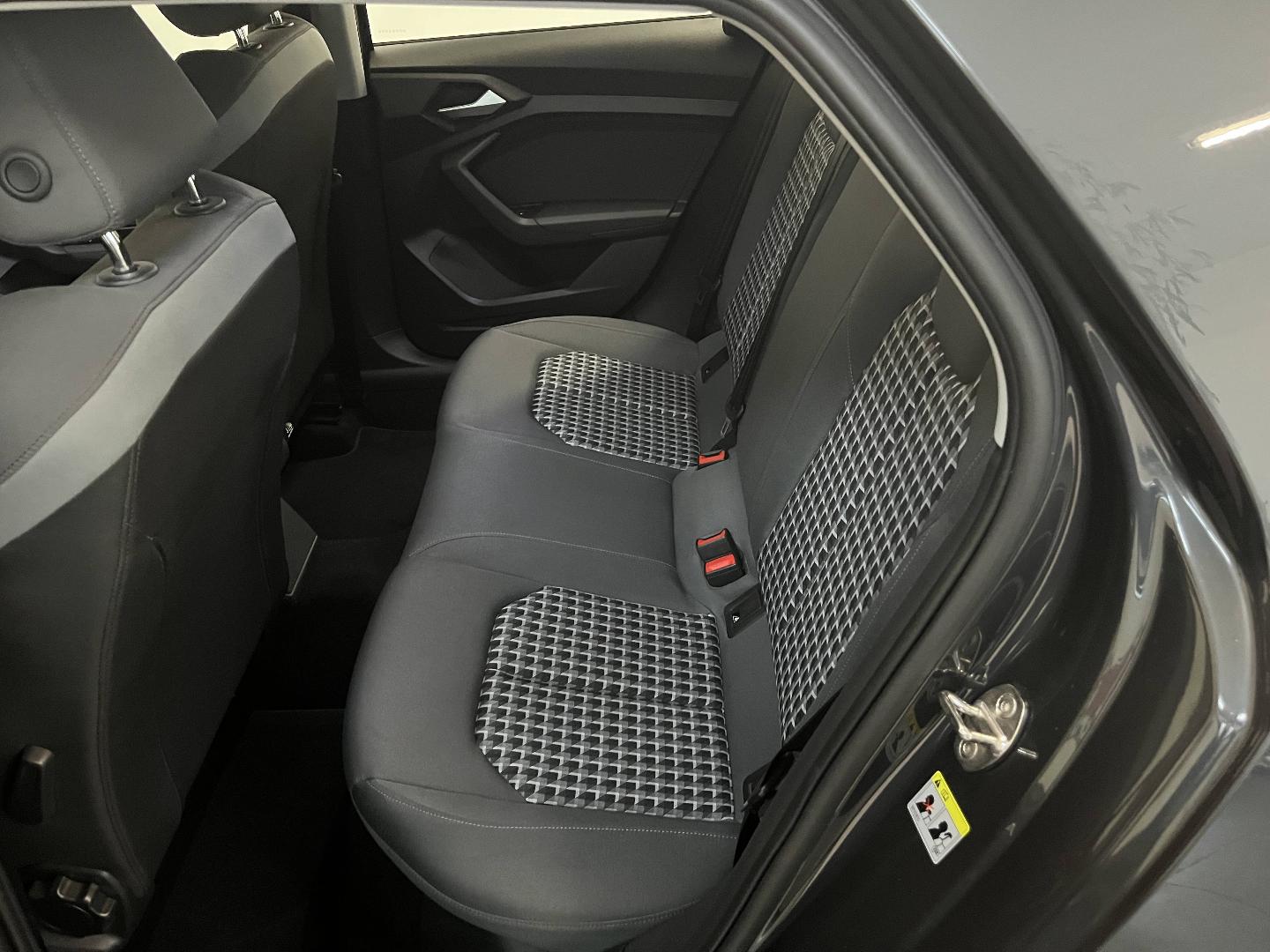 Image about Audi A1 Sportback Design 30 TFSI 85 kW (116 ch) 6 vitesses