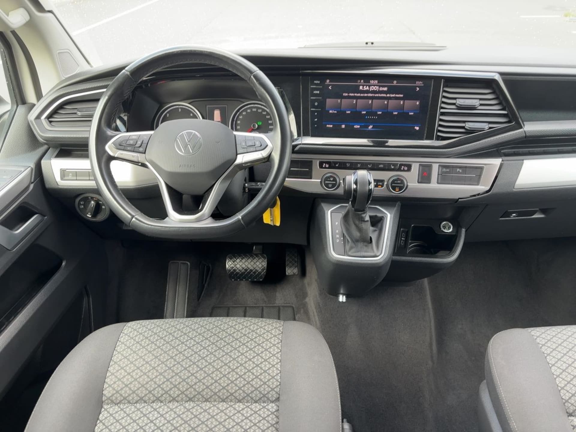 Volkswagen T6.1 California Beach