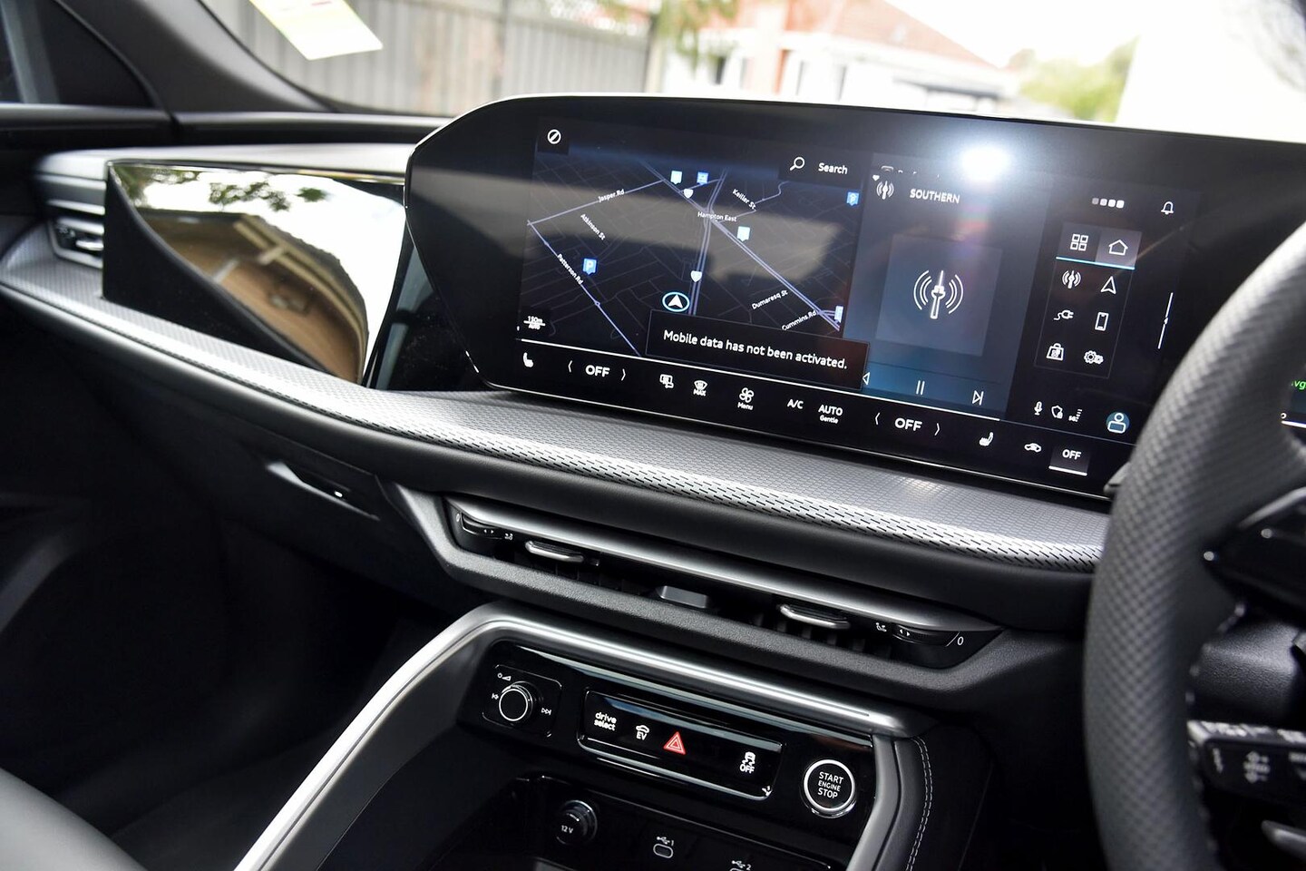 Image about Audi Q5 SUV e-hybrid quattro S tronic