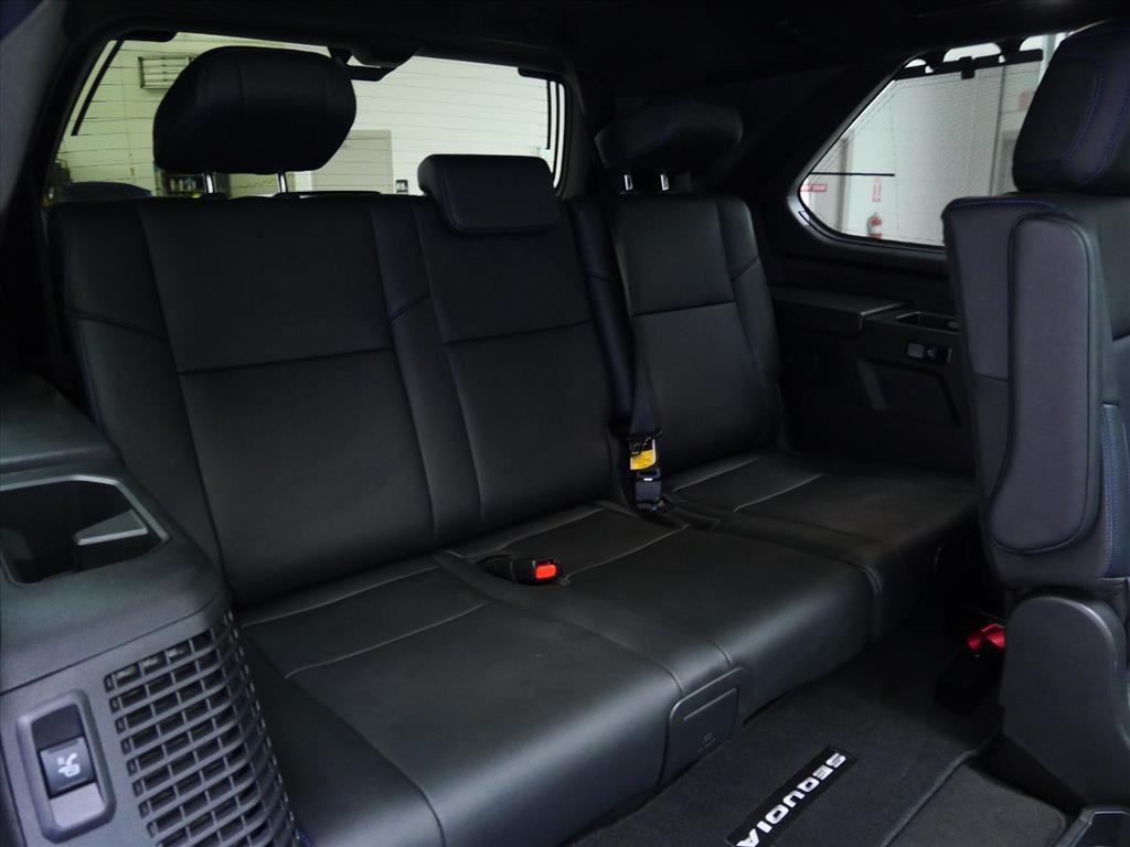 2024 Toyota Sequoia Platinum - Photo 35